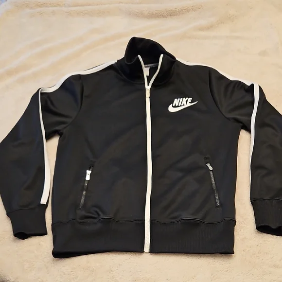 IUC Men's Classic Nike Black and White Zip-Up Tracksuit Top. Size M - Picture 1 of 5